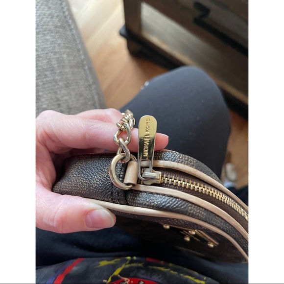 Michael Kors crossbody bag - Picture 4 of 9